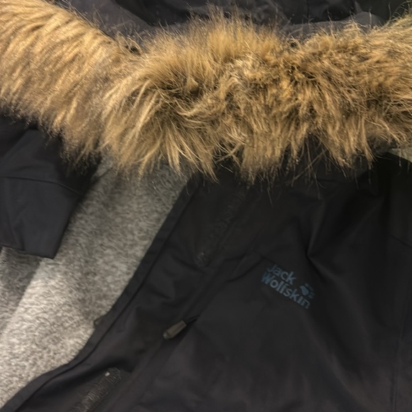 ❄️Jack Wolfskin winter coat in navy❄️ - Picture 11 of 12
